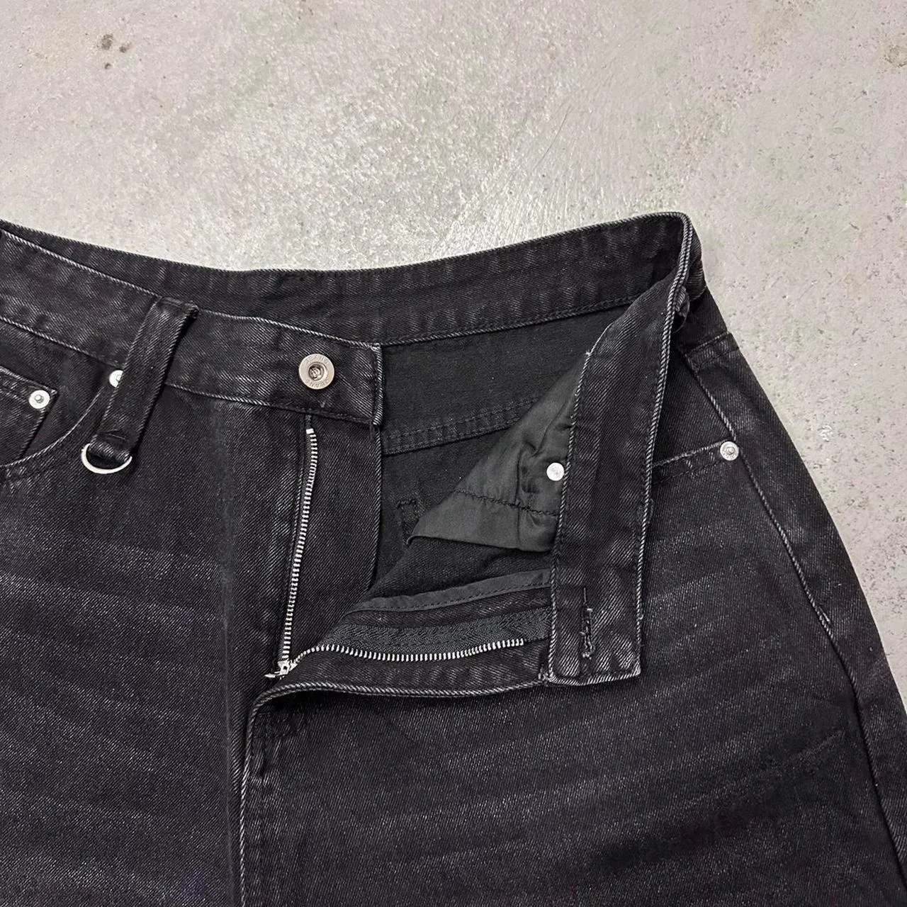 BLACK FADE SHORTS