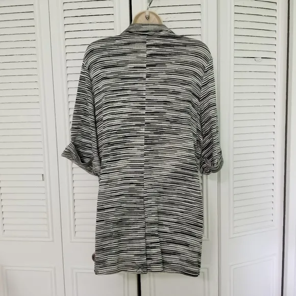 Chico's black n white tunic cardigan sz 8 10 12