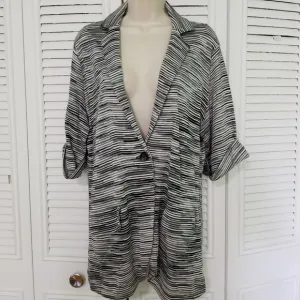 Chico's black n white tunic cardigan sz 8 10 12
