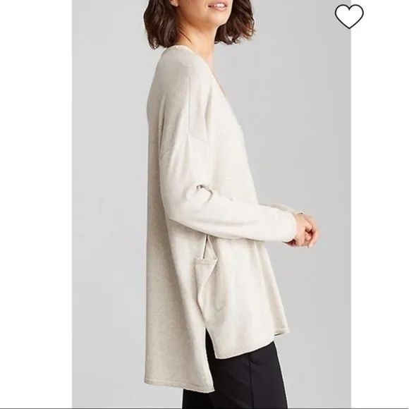 Eileen Fisher V neck tunic sweater in clay color