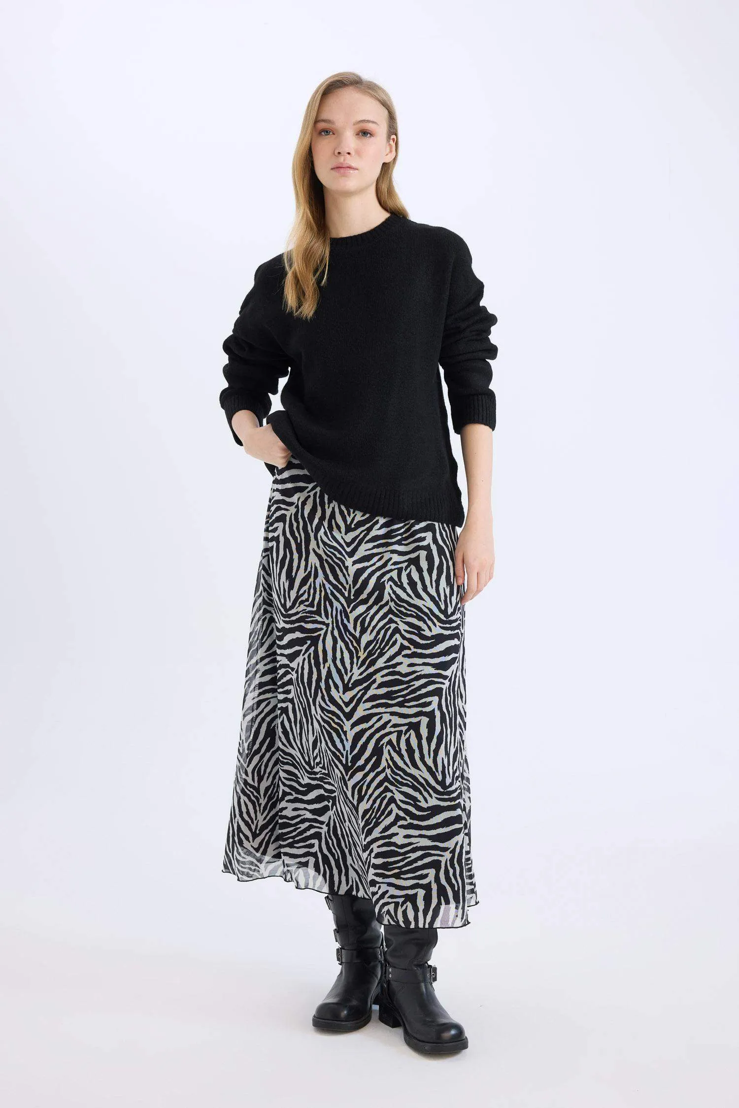 Flare Fit Zebra Patterned High Waist Tulle Maxi Skirt