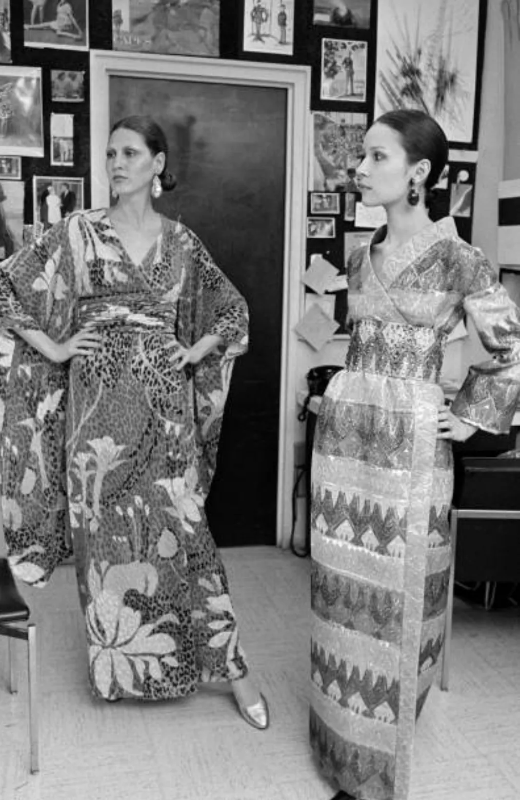 Incredible Fall 1970 Bill Blass Runway Pink Patterned Gold Metallic Thread Dress w Wide Sleeves