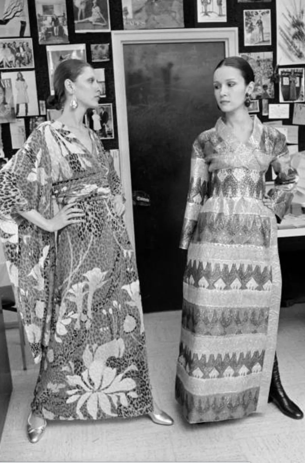 Incredible Fall 1970 Bill Blass Runway Pink Patterned Gold Metallic Thread Dress w Wide Sleeves