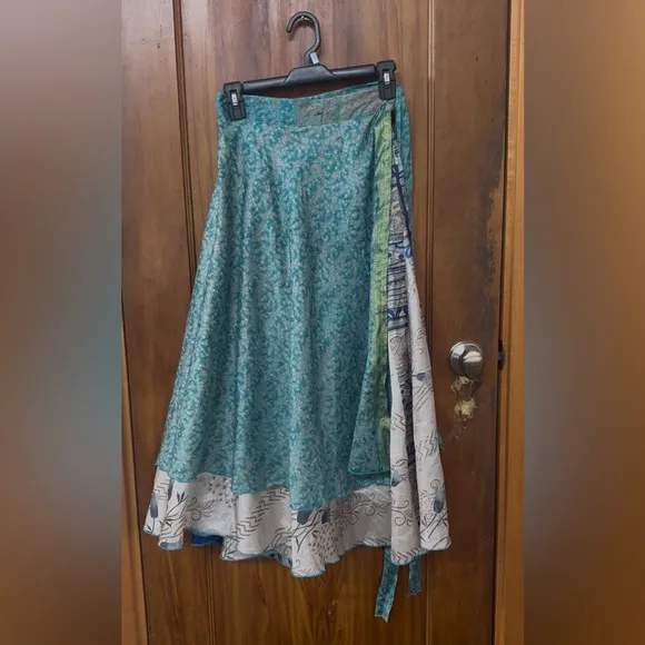 Indian wrap reversible skirt. Multicolor Patterned Women's Skirt Maxi (L)