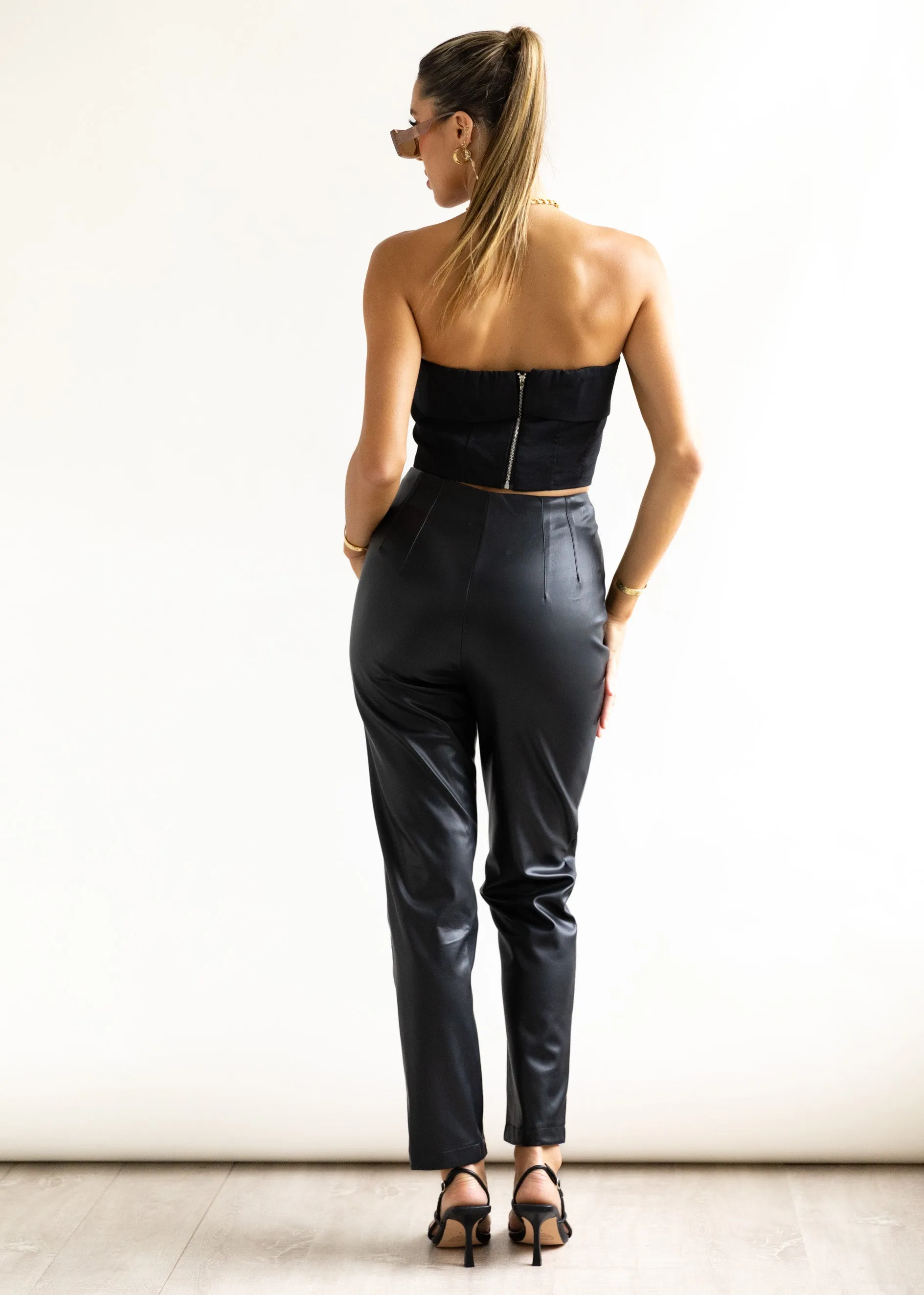 Jossy Strapless Crop - Black