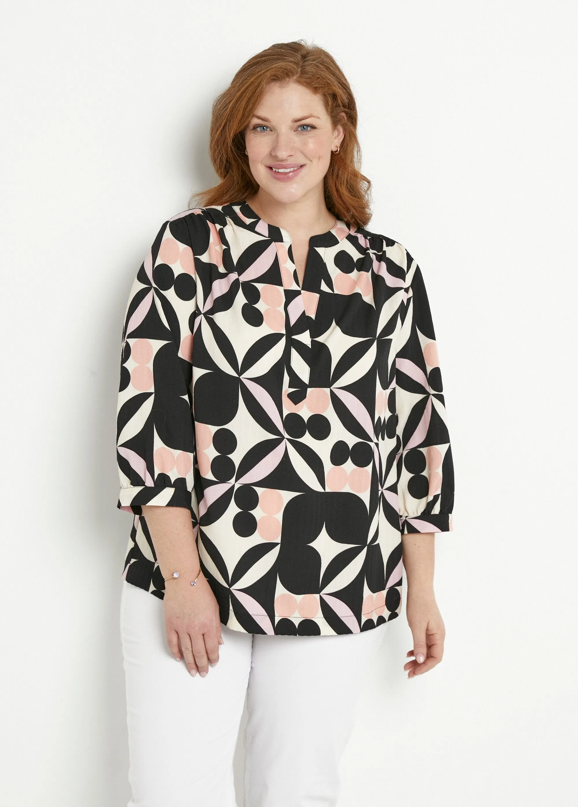 Long tunic with 3/4 sleeves and graphic pattern
