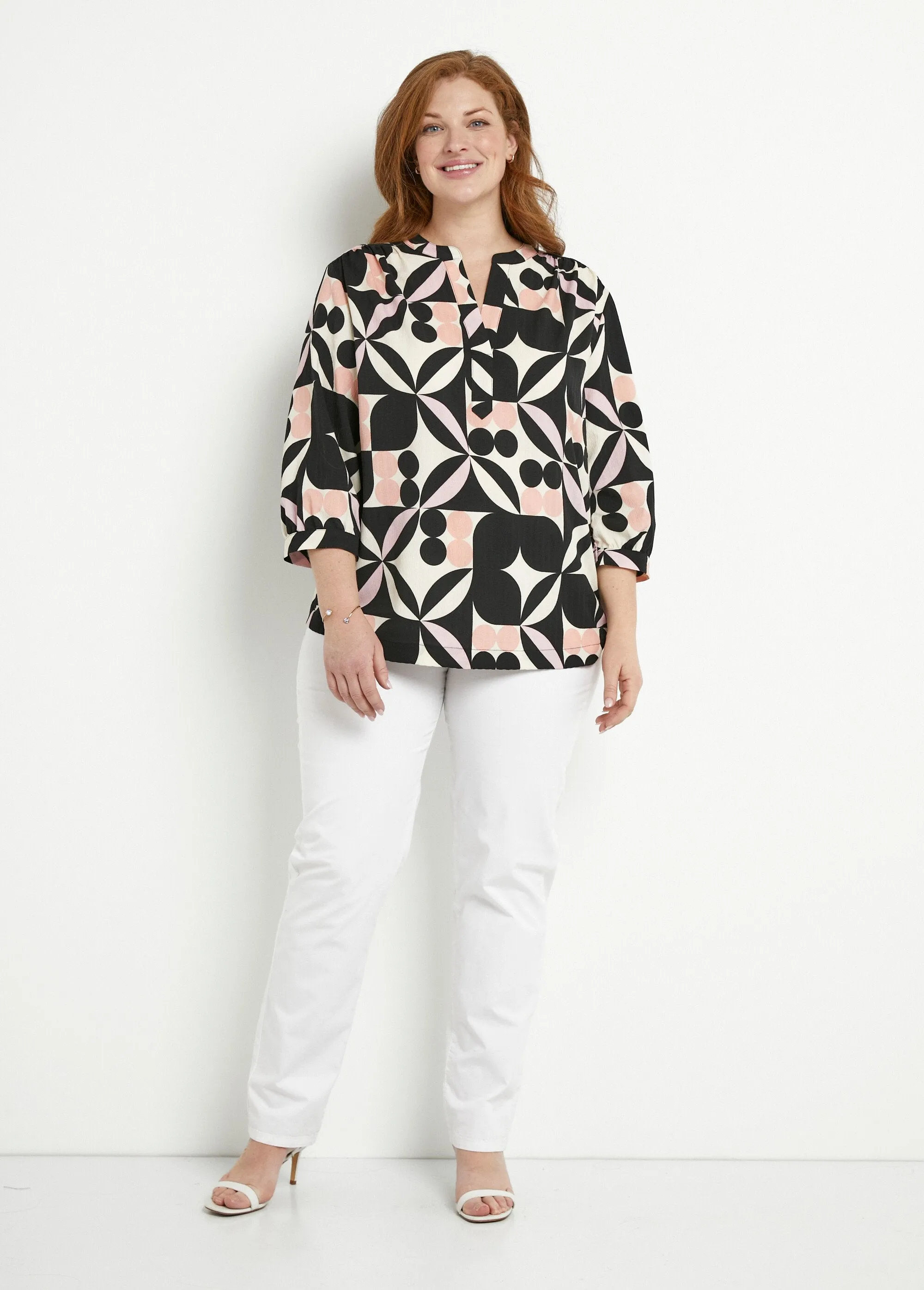 Long tunic with 3/4 sleeves and graphic pattern