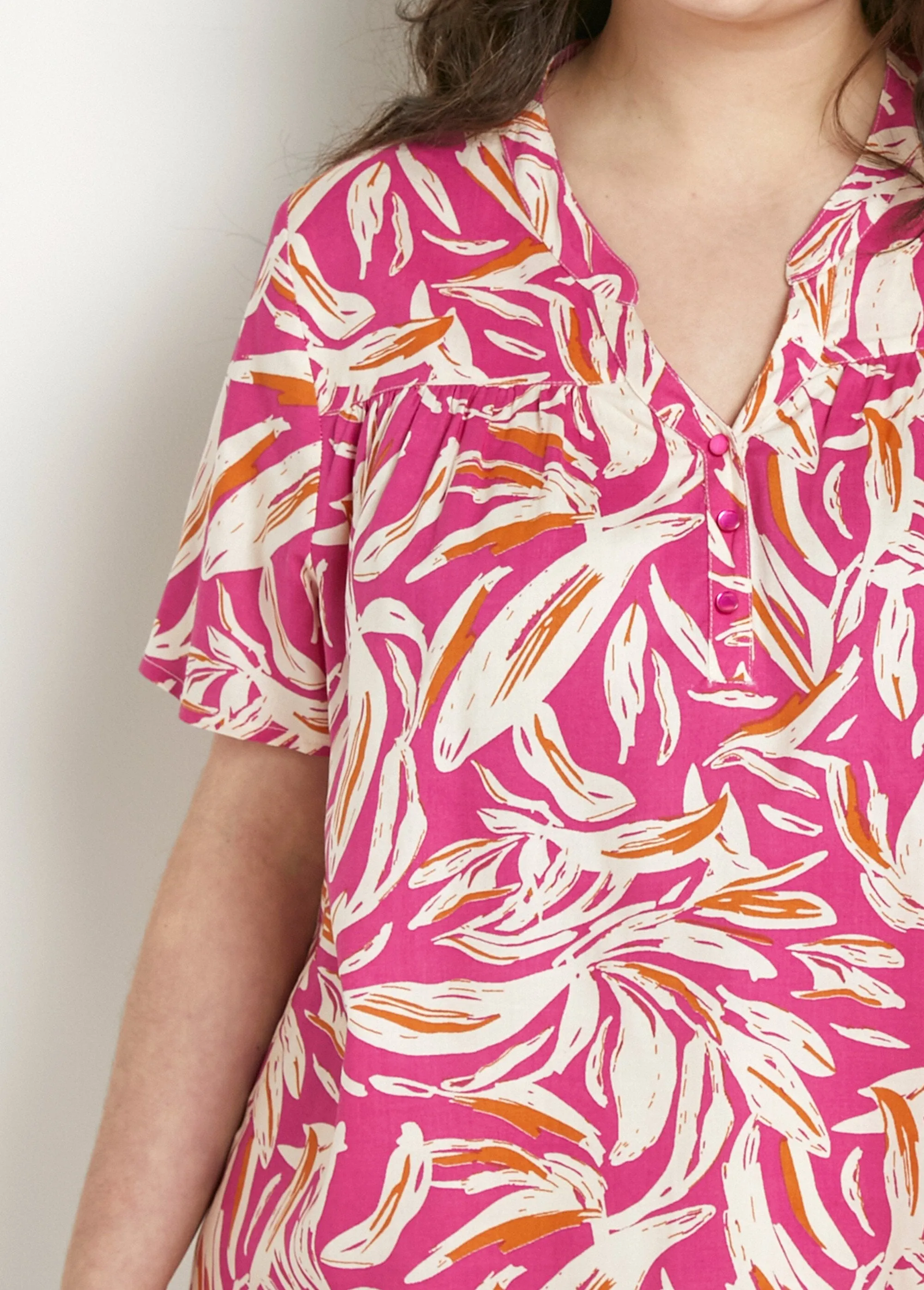 Loose printed buttoned V-neck tunic