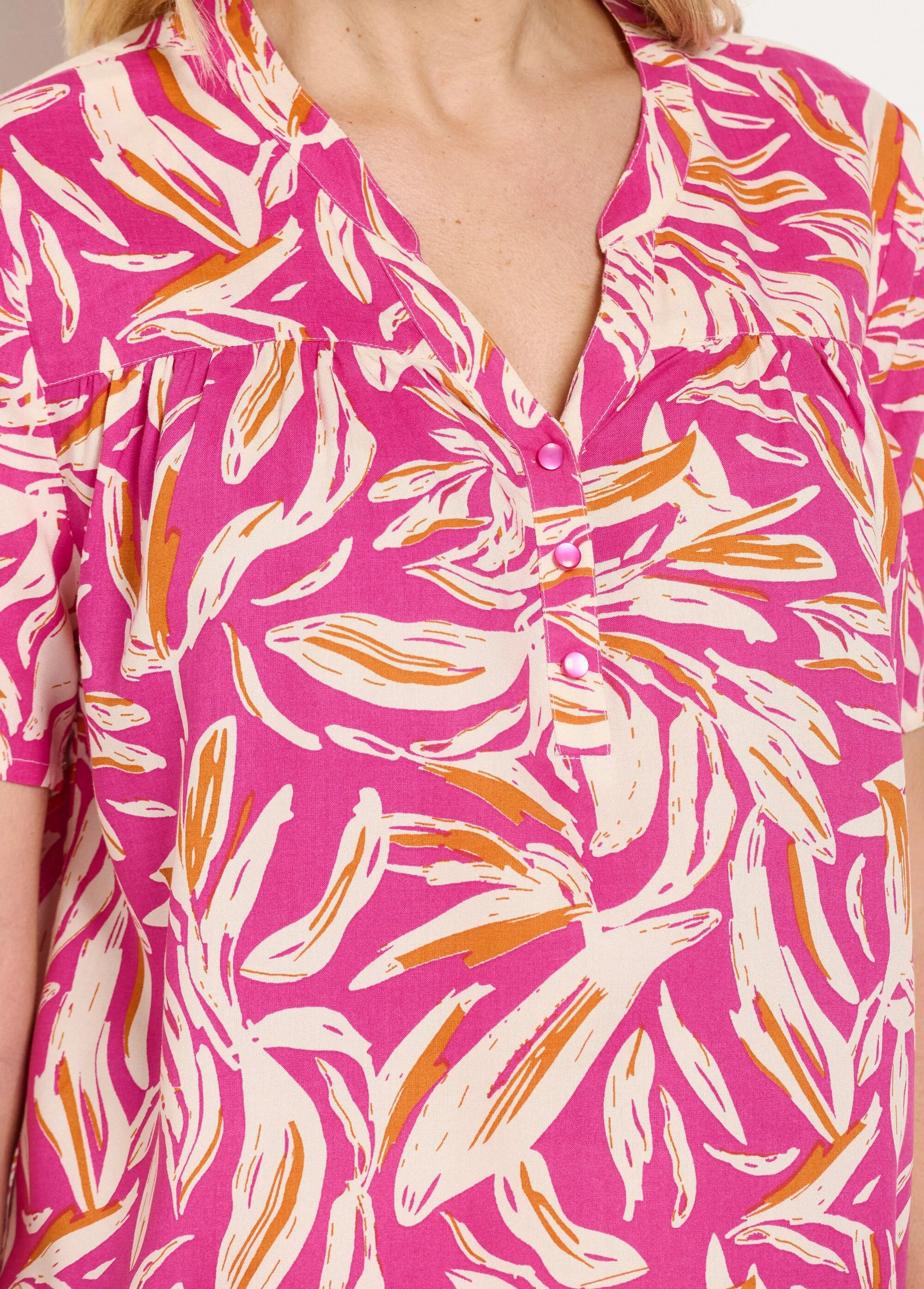 Loose printed buttoned V-neck tunic
