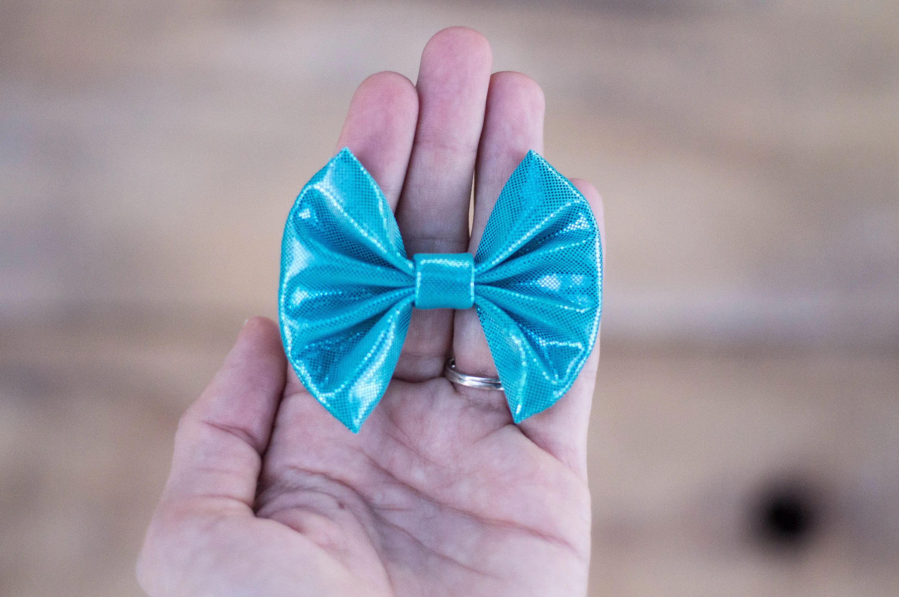 Mermaid blue shimmer // 3 inches // summer