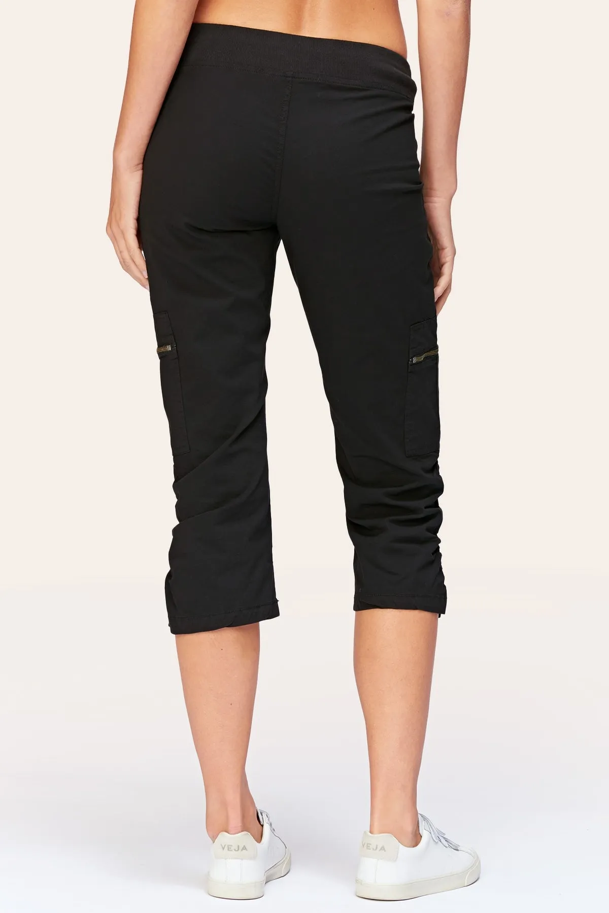 Nadia Crop