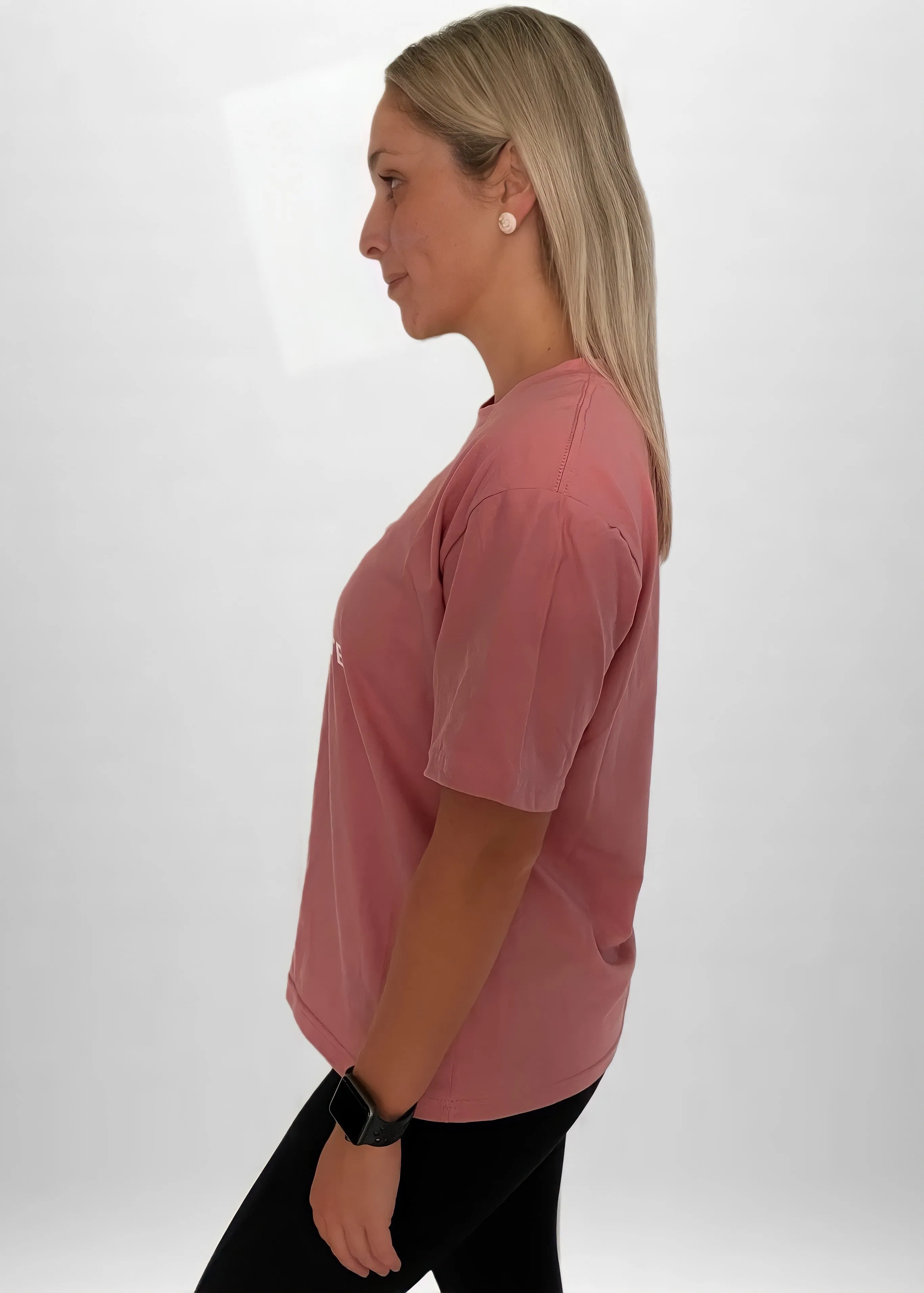 OMNI ORIGINAL WOMENS TEE  in Salmon