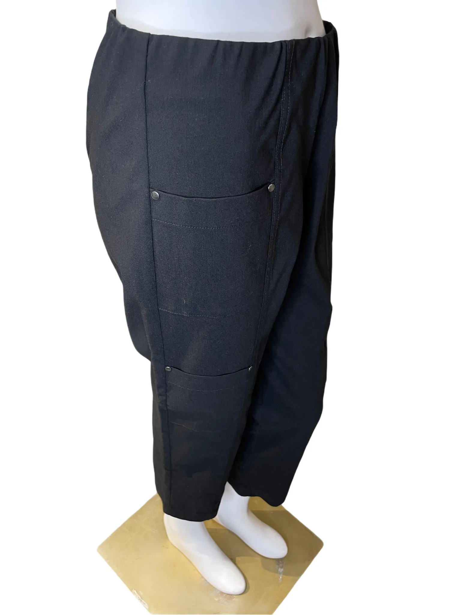 Pull On Pant with Cargo Pocket Detail