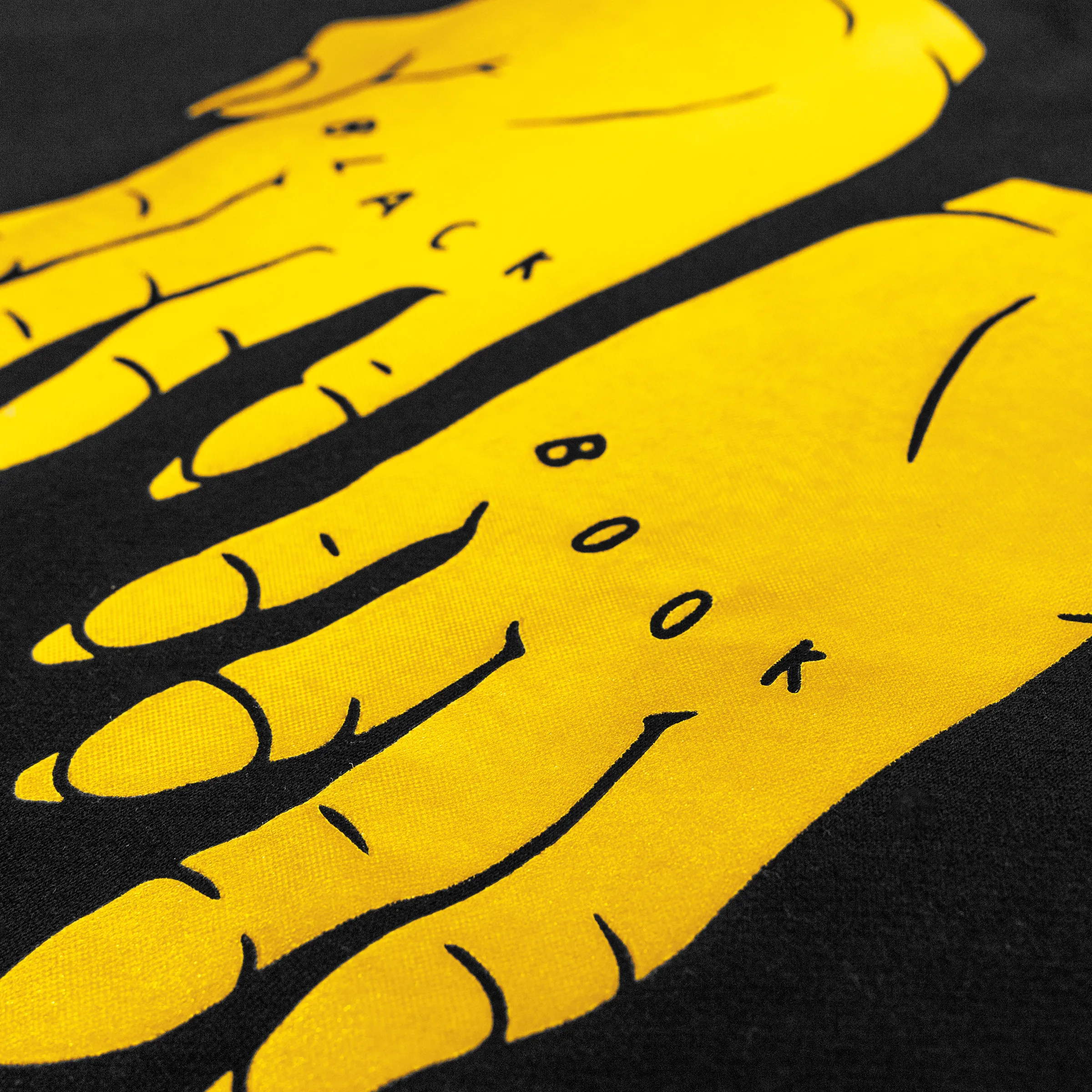 "PREMIUM" OVERSIZED HANDS TEE - GOLD/BLACK