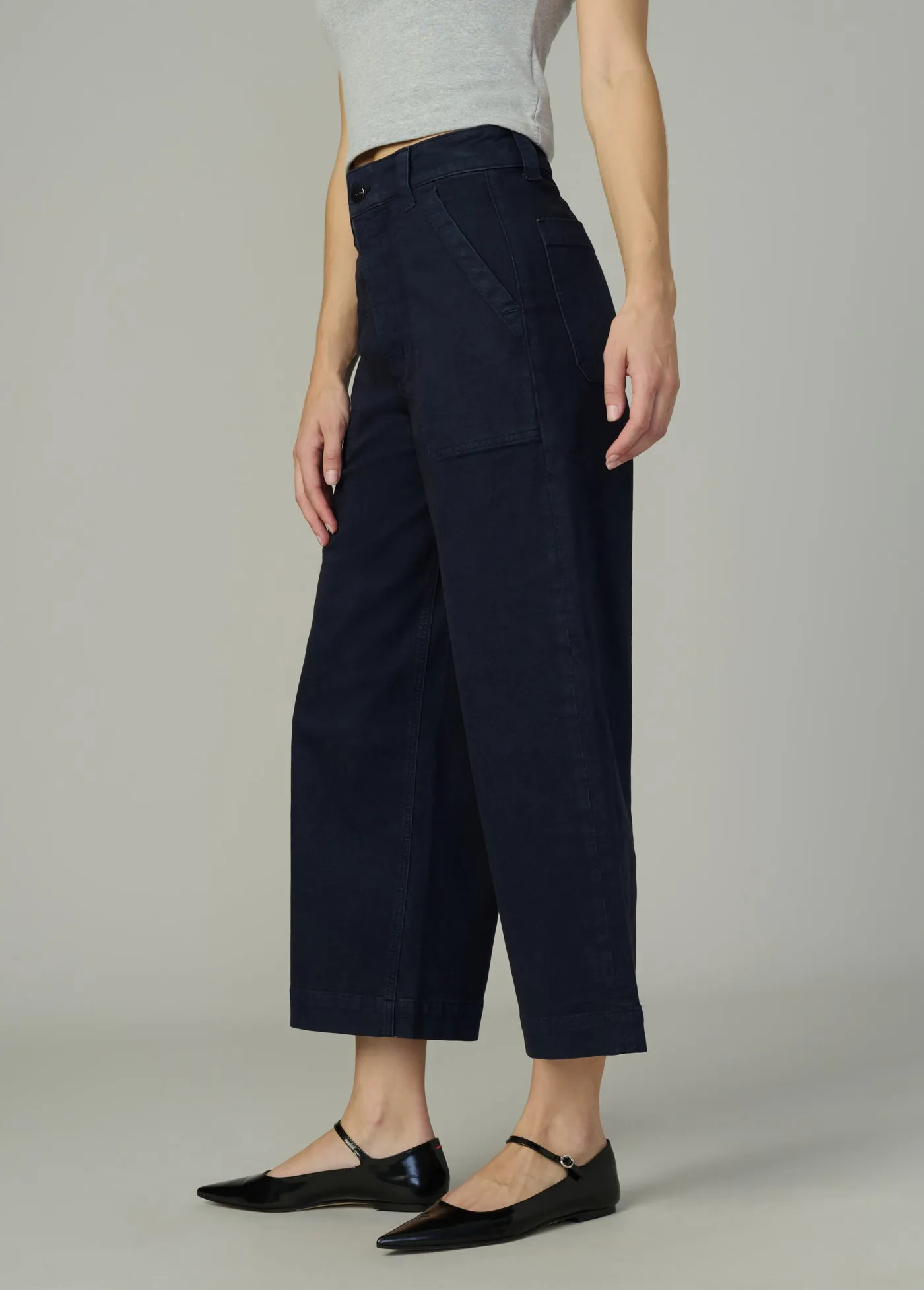 THE CHLOE UTILITY WIDE LEG CROP
