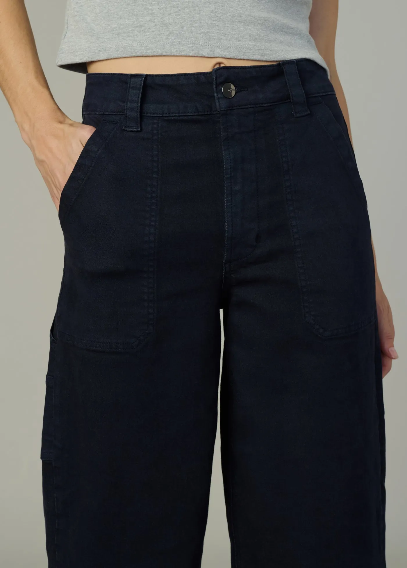 THE CHLOE UTILITY WIDE LEG CROP